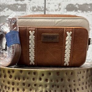 Wrangler Women’s Tan and Cream Crossbody Bag